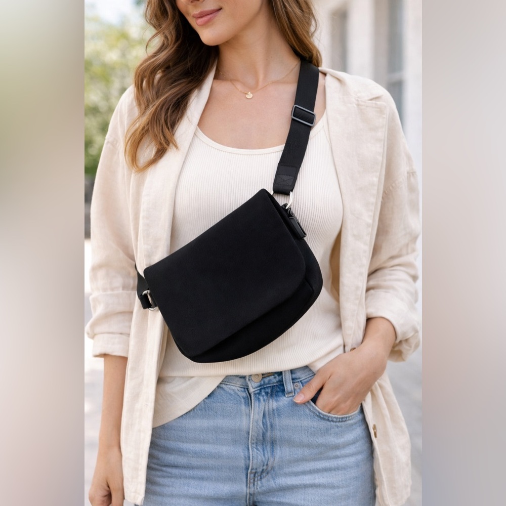 3-in-1 Hybrid Versatile Bag Wristlet Belt Bag Sling Purse Black water resistant